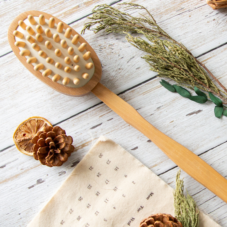 Double sided anti-cellulite long handle wood bath brush for scrub your back