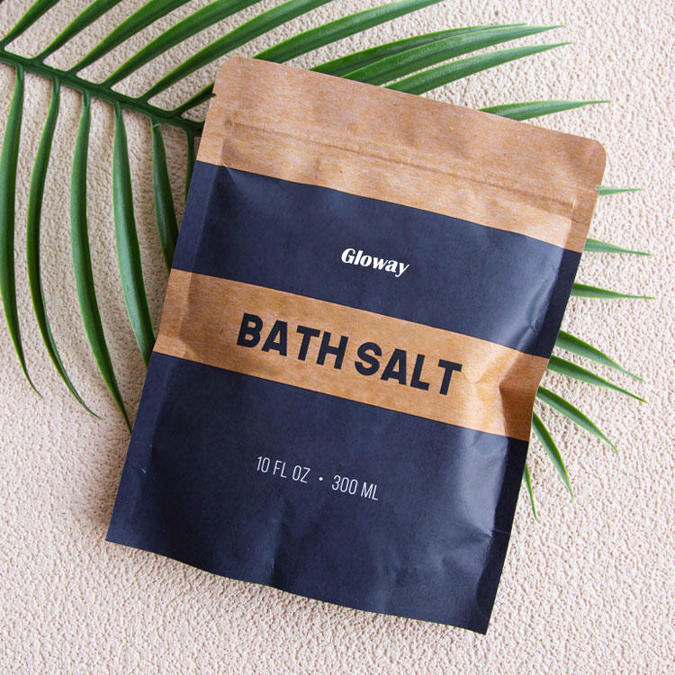 Bath spa gift set including plastic head massager and 300ml bath salt 