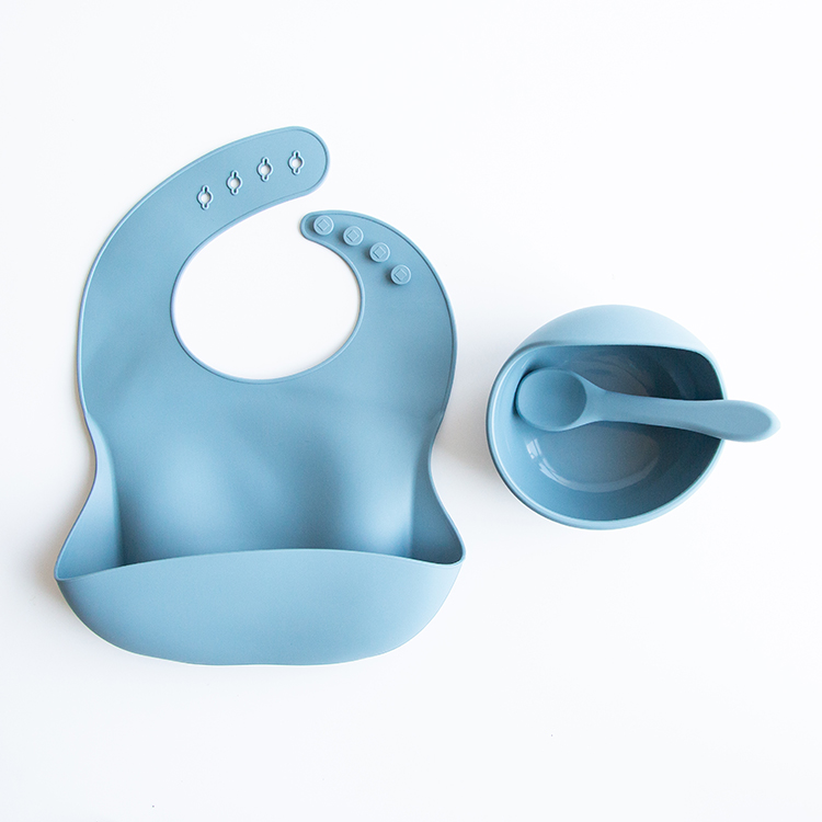 Eco-friendly waterproof adjustable portable soft silicone spoon bowl baby feeding bibs set	