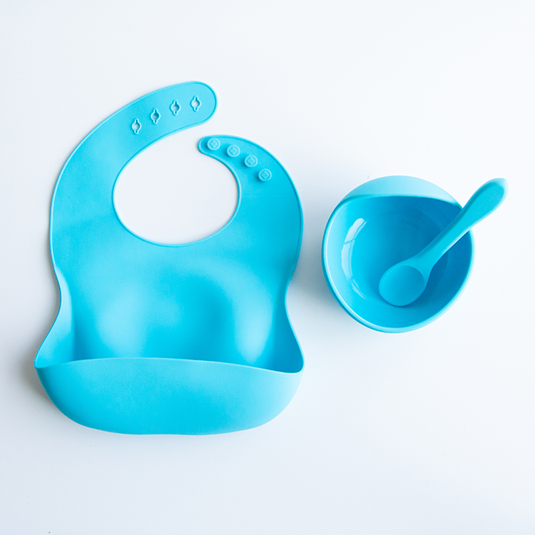 Eco-friendly waterproof adjustable portable soft silicone spoon bowl baby feeding bibs set	