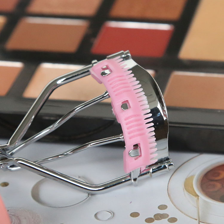 Girls Eye Beauty Tool Carbon Steel Black Eyelash Curler With Comb