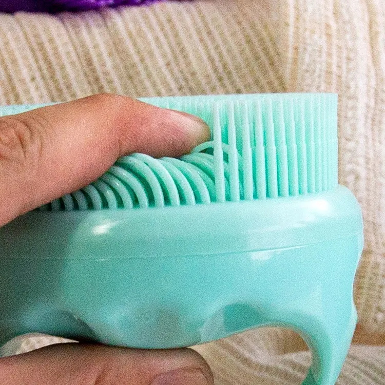 Round Exfoliating Silicone Long Hair Bath Brush With Handle
